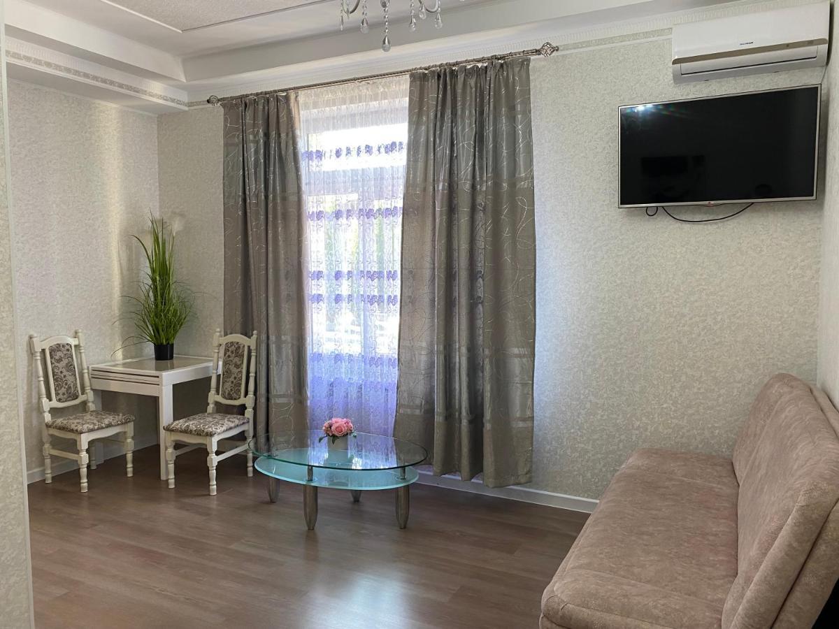 Aparthotel Bonus Vinnycja Esterno foto